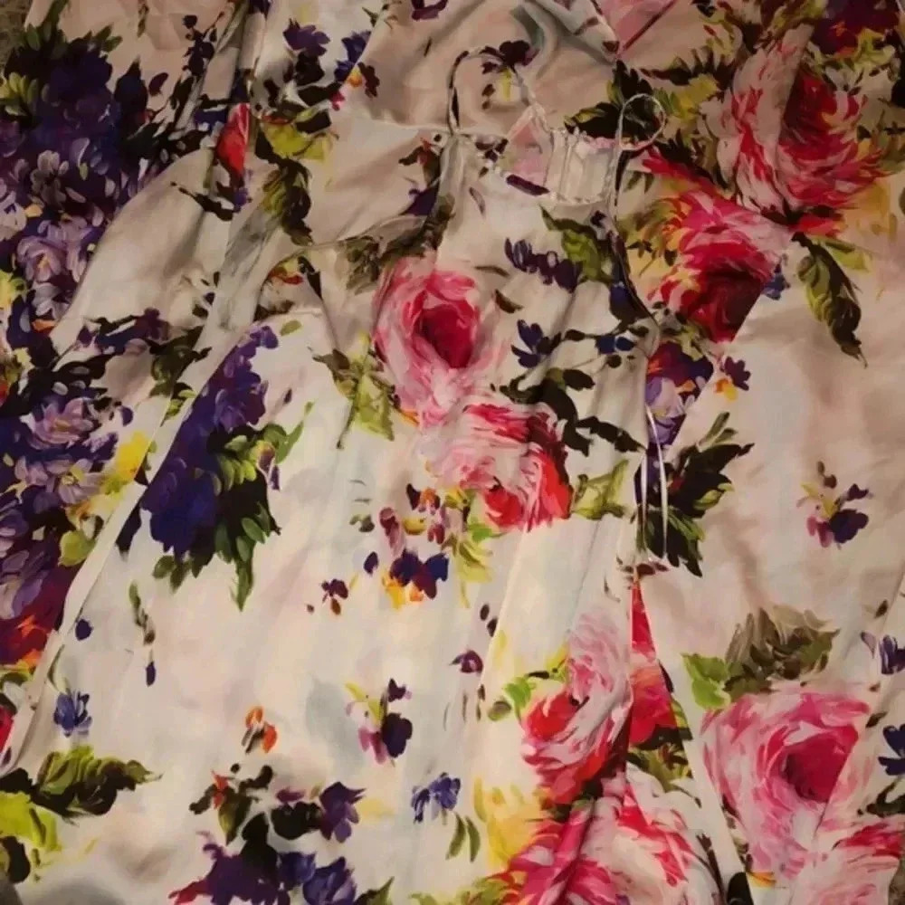 Jay Godfrey
White Floral Maxi Dress​ - Picture 6 of 9